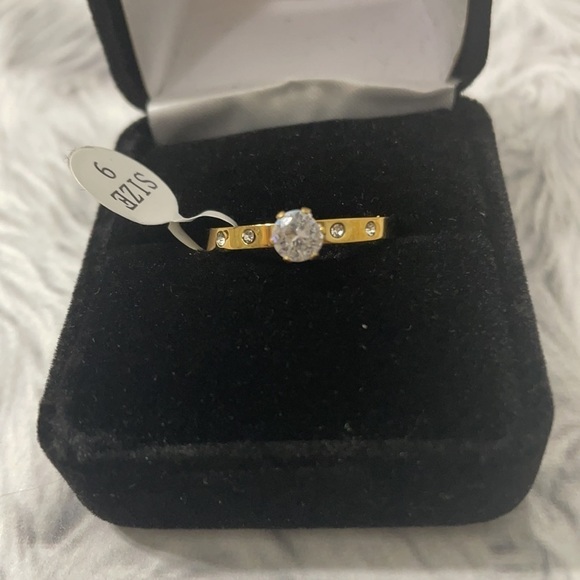 ✨💍Dainty Round Zirconia Rhinestone Engagement Ring 💍✨ - Picture 15 of 16